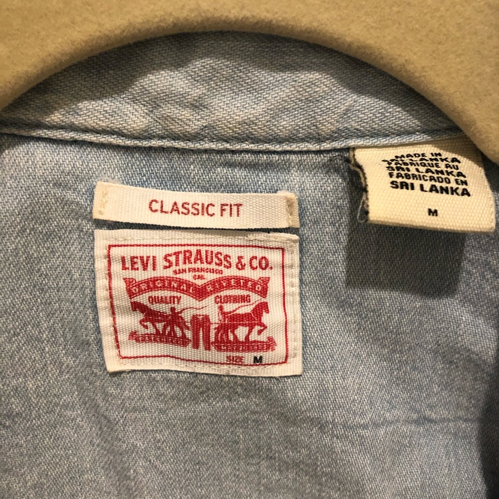 LEVIS jean button up top - Picture 2 of 6